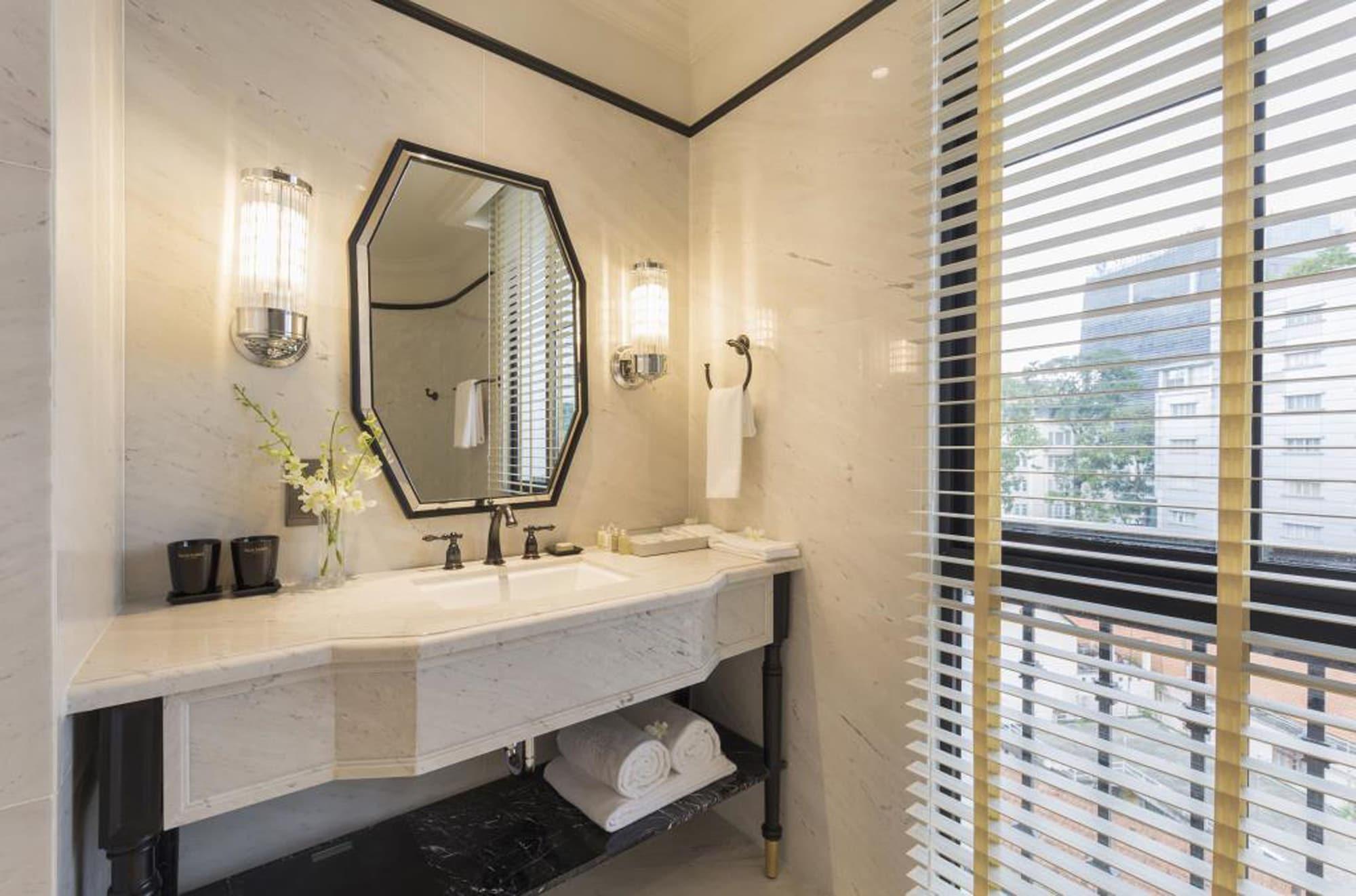 Hotel Bach Saigon